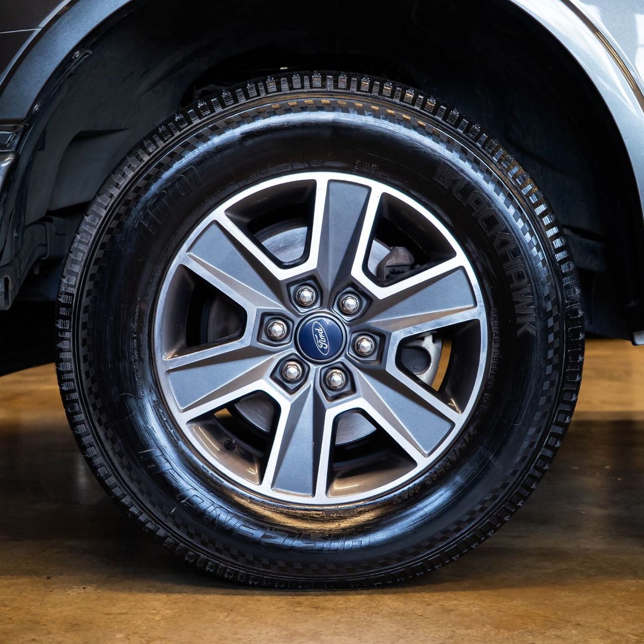 Ford F 150 XLT 5.0L (385 HP) Double Cab Utility AED 2,572 P.M • 0% Downpayment • Ford F-150 XLT Crew • 1 Year W