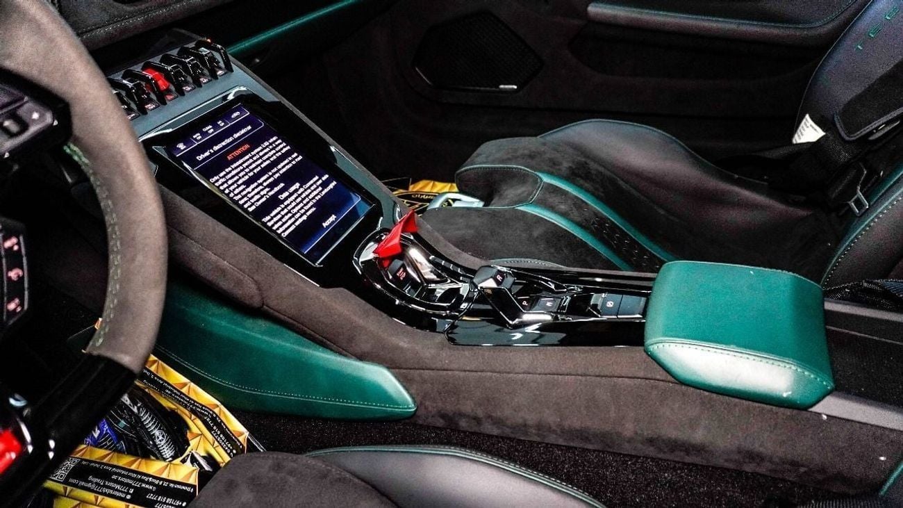 Lamborghini Huracan LAMBORGHINI HURACAN TECNICA - 2023 - 60TH ANNIVERSARY WARRANTY & SERVICE