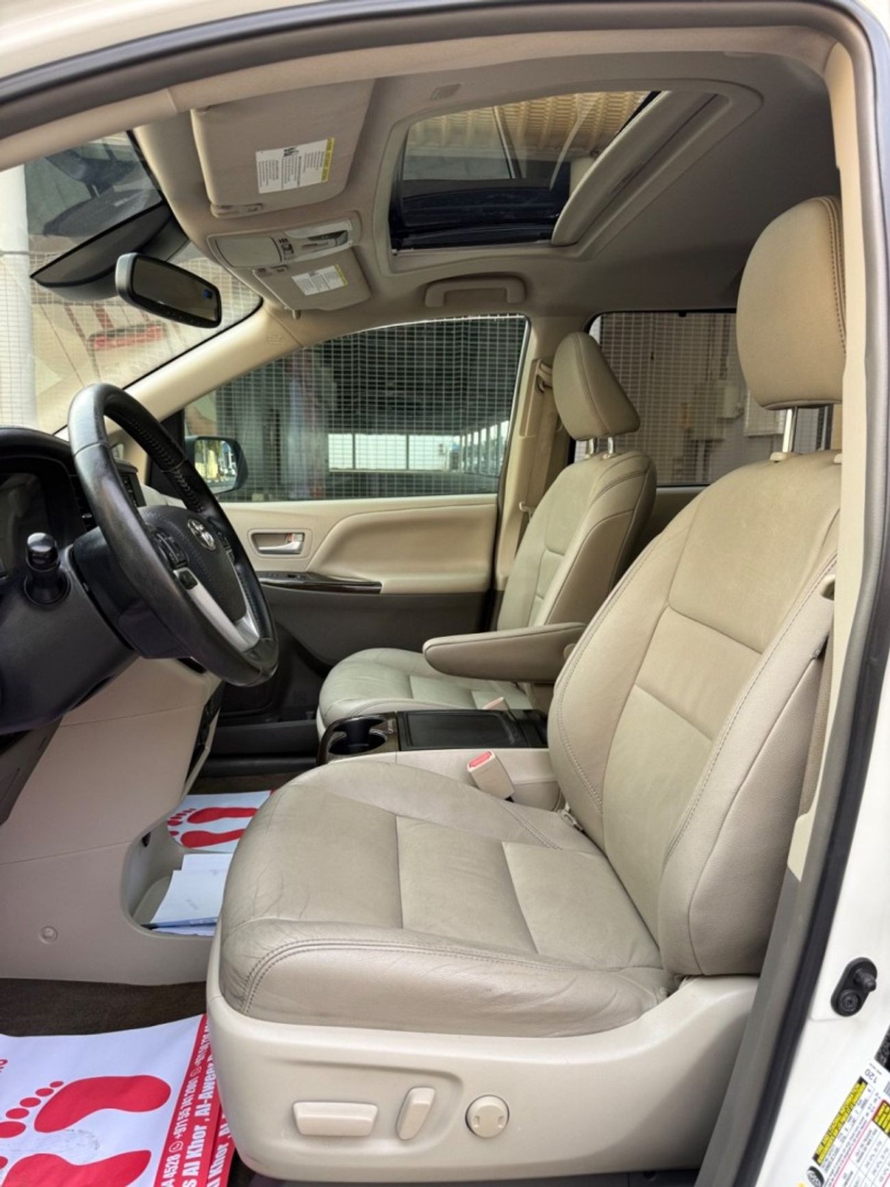 تويوتا سيينا 2019 LIMITED SUNROOF V6 USA IMPORTED