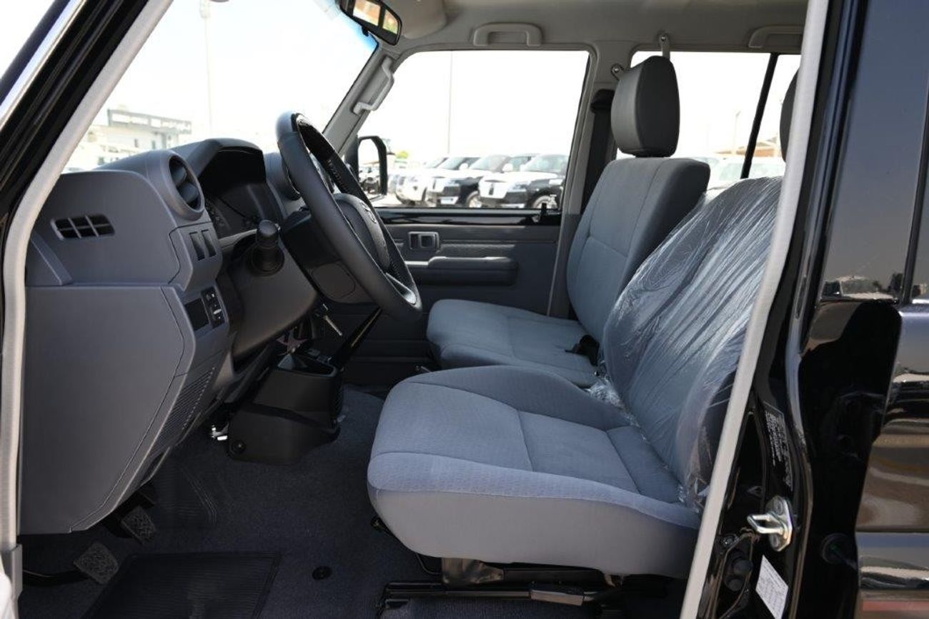 تويوتا لاند كروزر 70 2024 TOYOTA LAND CRUISER 76 HARDTOP 4.0L 4WD 6-SEATER MT