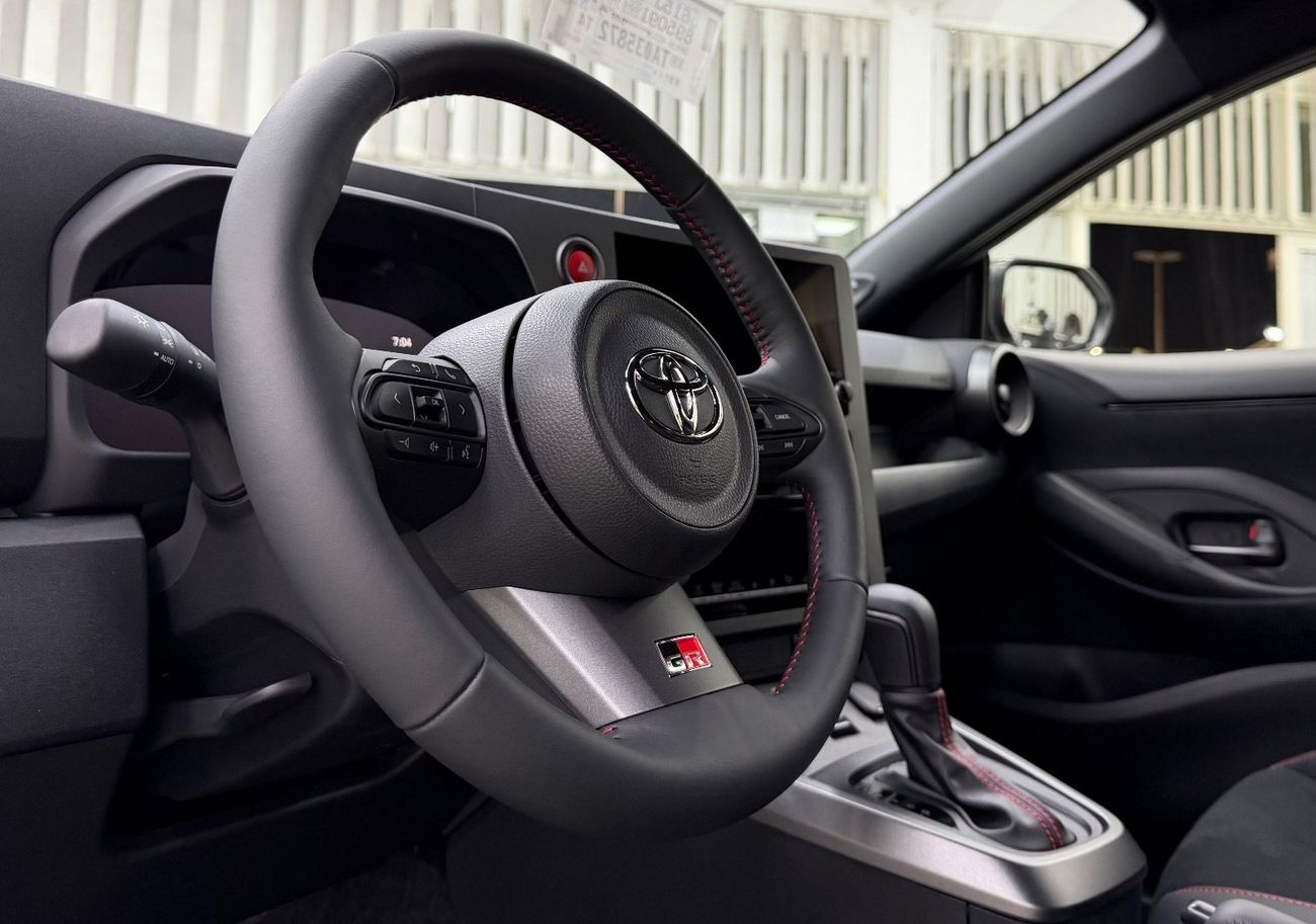 تويوتا يارس GCC .. BRAND NEW .. O km .. GR