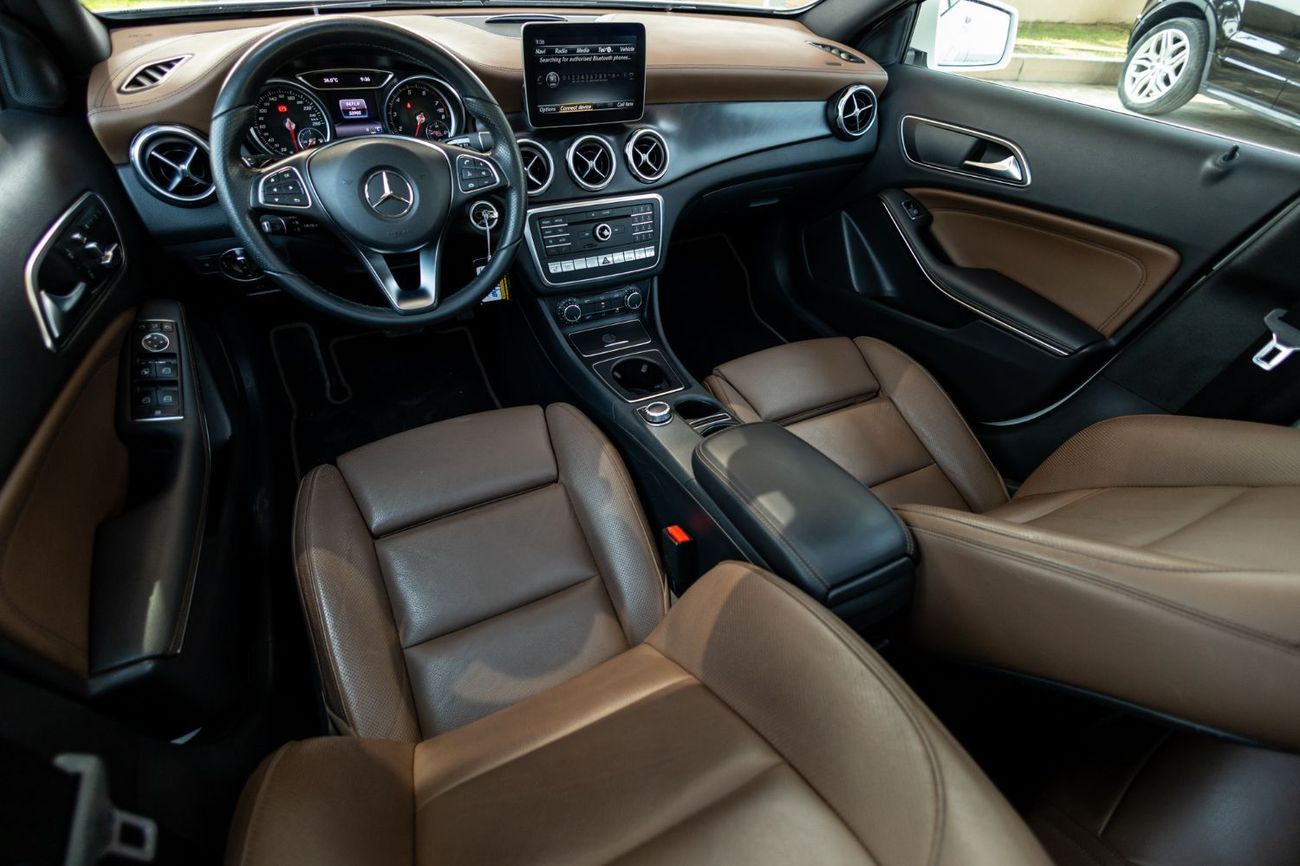 Mercedes-Benz GLA 250 Std 2.0L (211 HP)