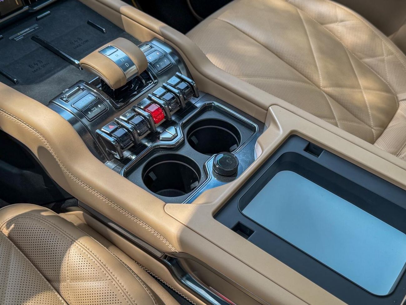 BYD Leopard 8 Smart and Brave Flagship Edition (7 Seats) 2024 BYD Leopard 8 flagship | 2.0L Hybrid (Plug-In) | 939