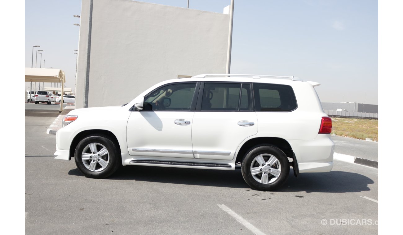 تويوتا لاند كروزر GXR V6 FULL OPTION WITH SUNROOF IN EXCELLENT CONDITION WITH GCC SPEC