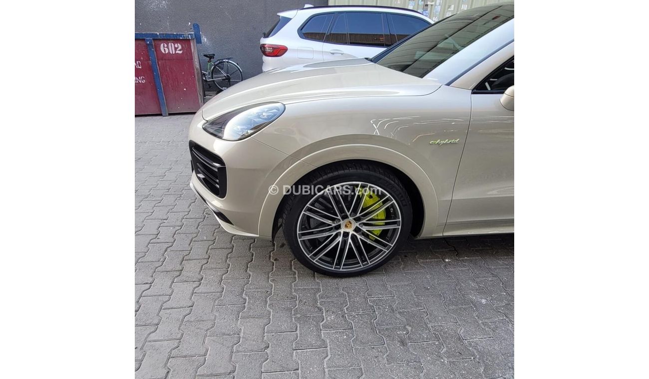 Used Porsche Cayenne Turbo S Hybrid 2021 for sale in Dubai 787180