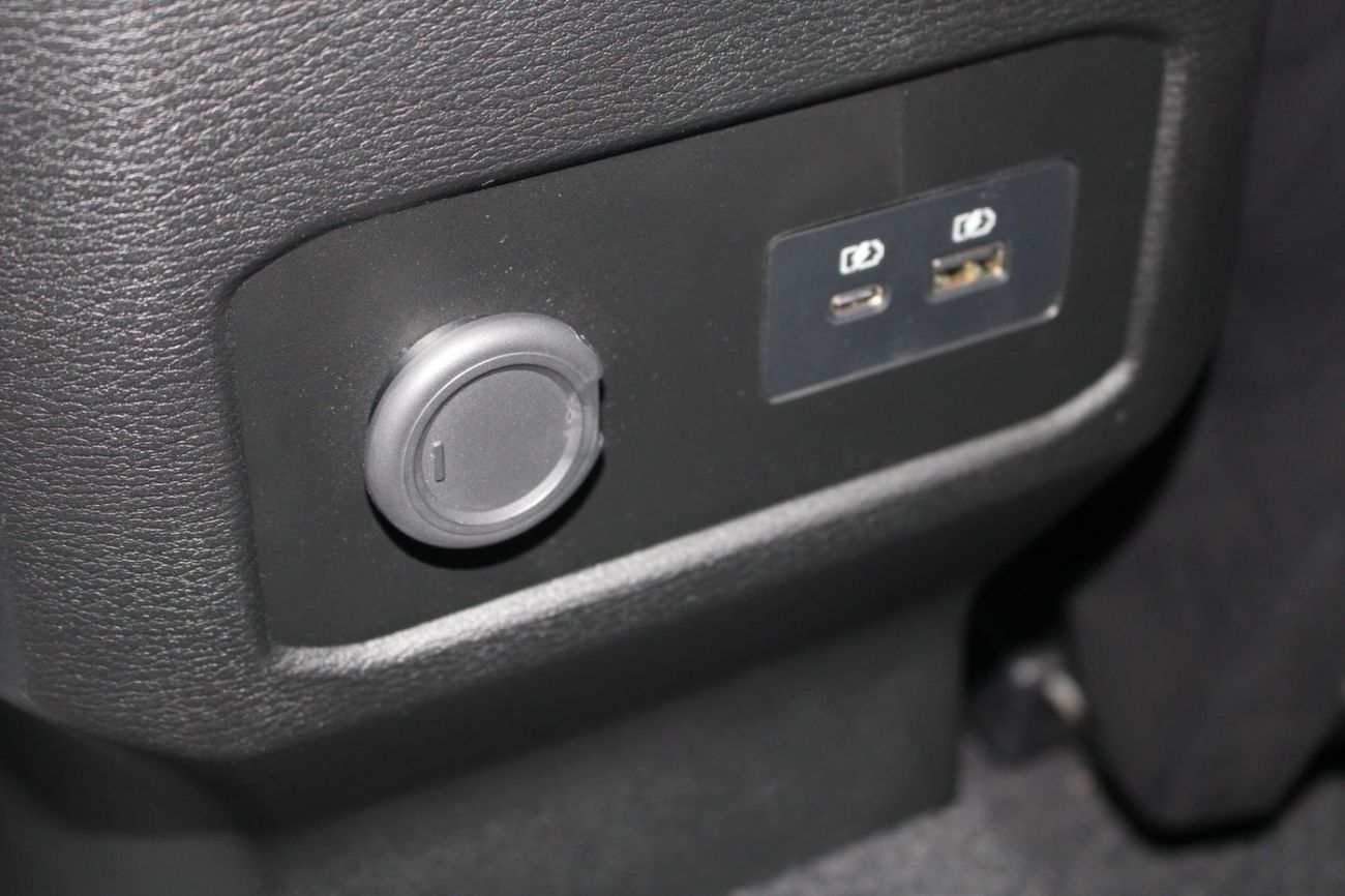 Mitsubishi L200 MITSUBISHI L200 2.4L DIESEL DOUBLE CABIN 4 X 4 SPORTERO AUTO