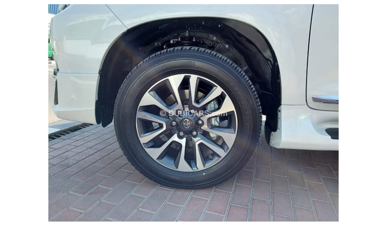 Toyota Prado TOYOTA LANDCRUISER PRADO VXR V6 WARRANTY 3 YEARS  ALFUTTAIM