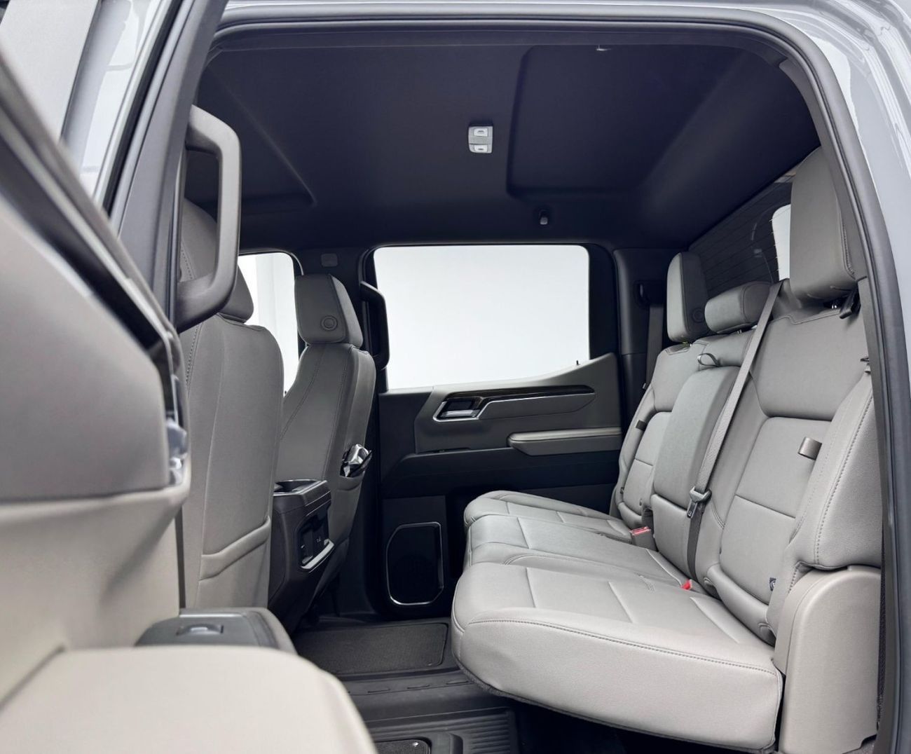 شيفروليه سيلفارادو 2024 Chevrolet Silverado 1500 Z71 LT Trail Boss, 2027 Chevrolet Warranty, Full Service History, GCC