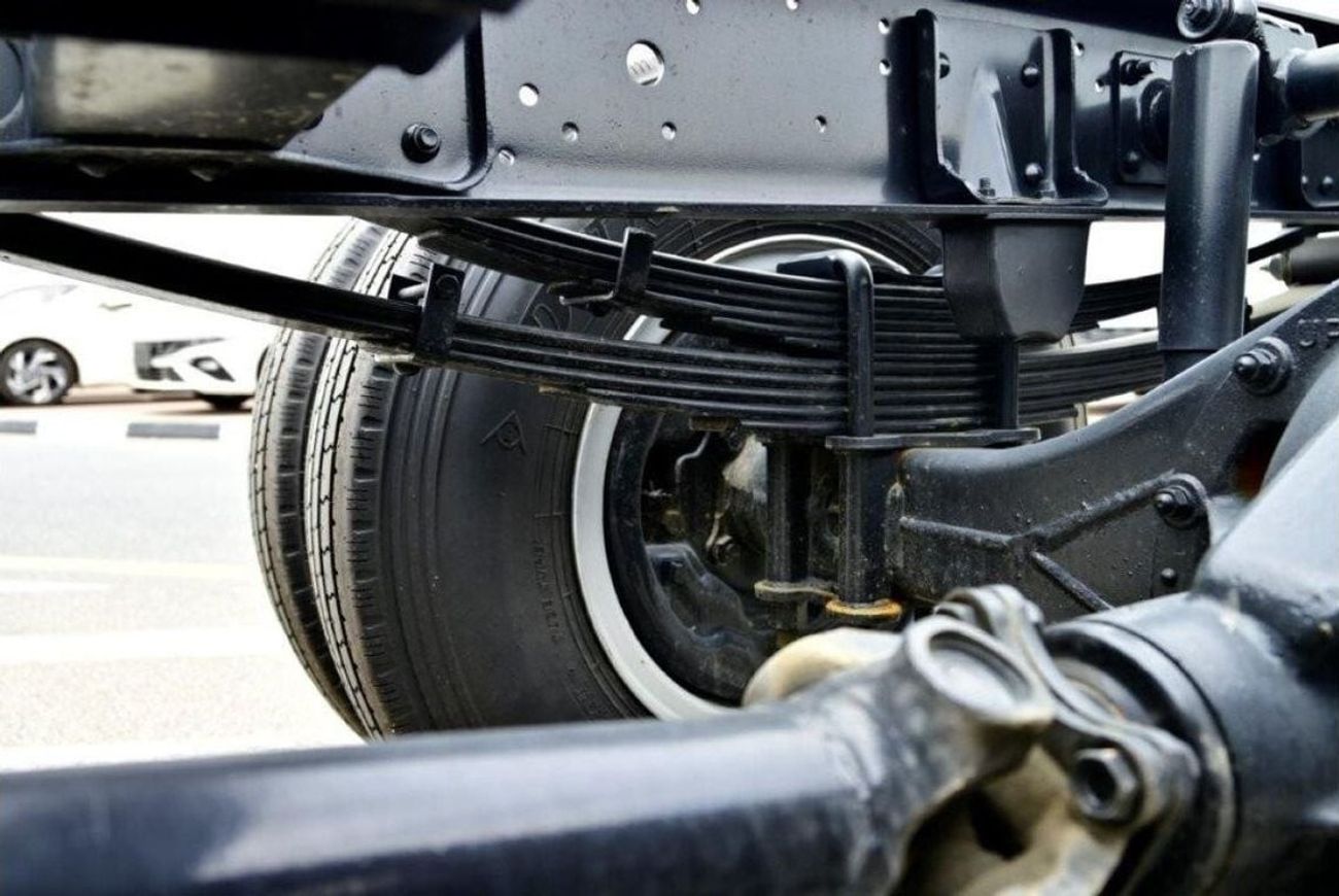 ميتسوبيشي فوسو كانتير Fuso 3 Ton Single Cab Chassis 4.2 Diesel MT