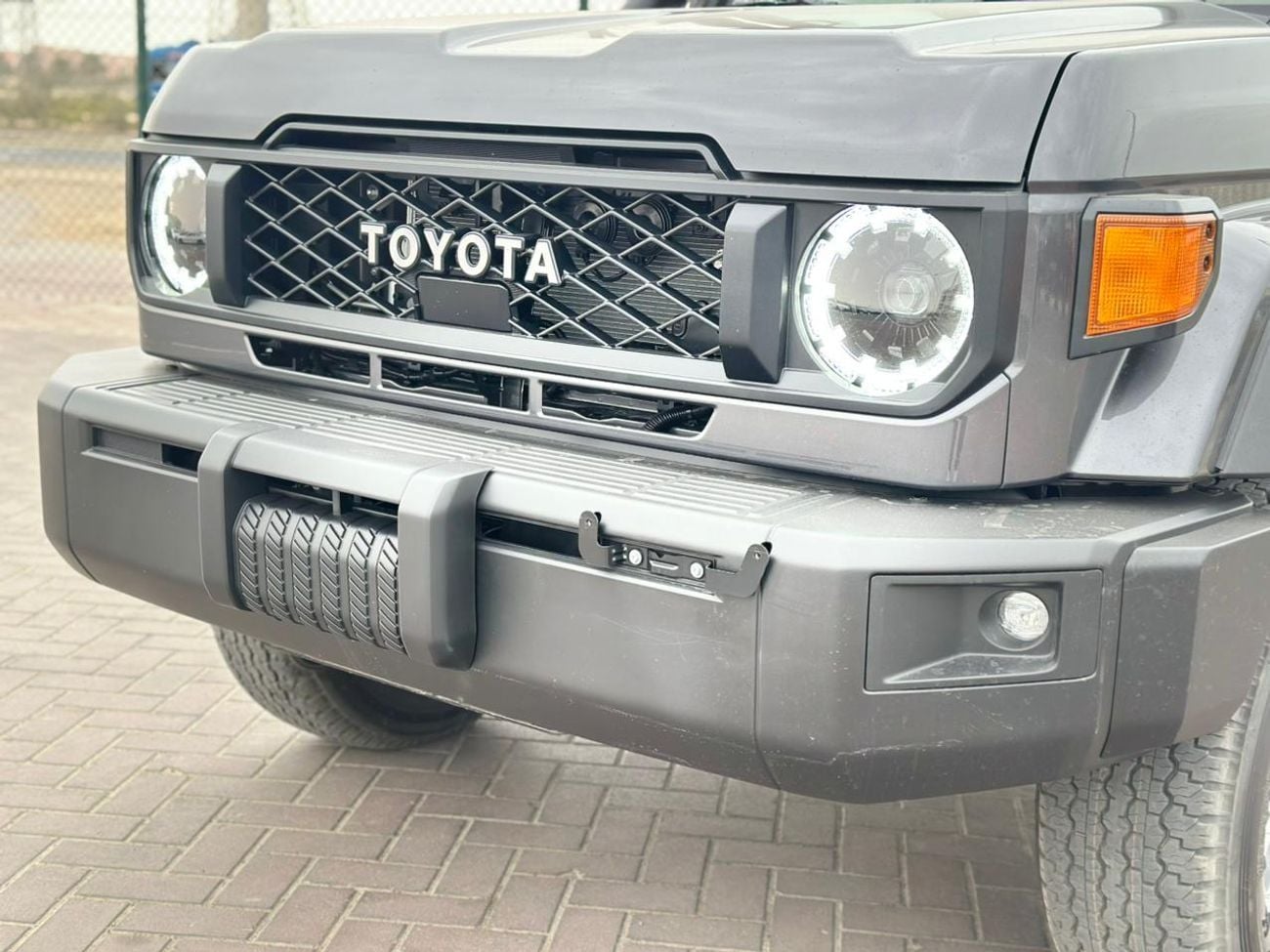 تويوتا لاند كروزر 70 LC76 DX DX 4.0L A/T