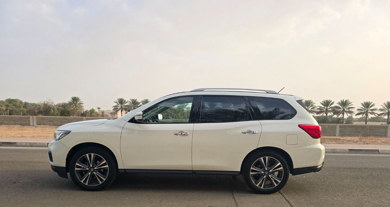 Nissan Pathfinder S 3.5L (271 HP)