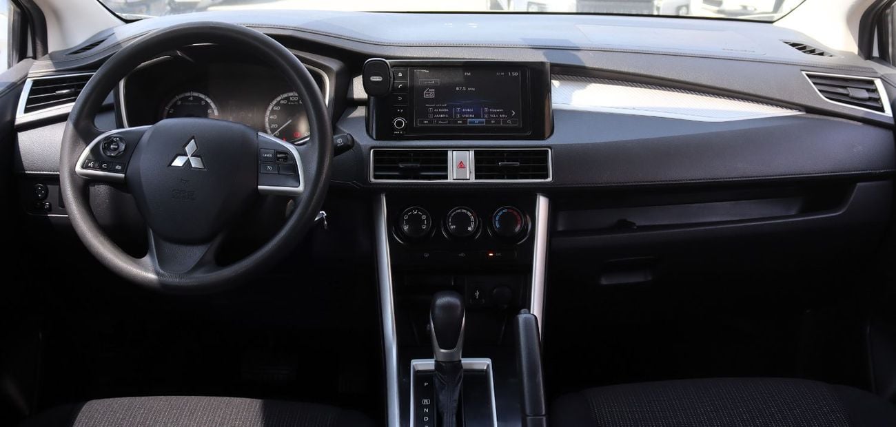 Mitsubishi Xpander MEDIUM LINE ACCIDENTS FREE - GCC - PERFECT CONDITION INSIDE OUT - 7 STR - ENGINE 1500 CC