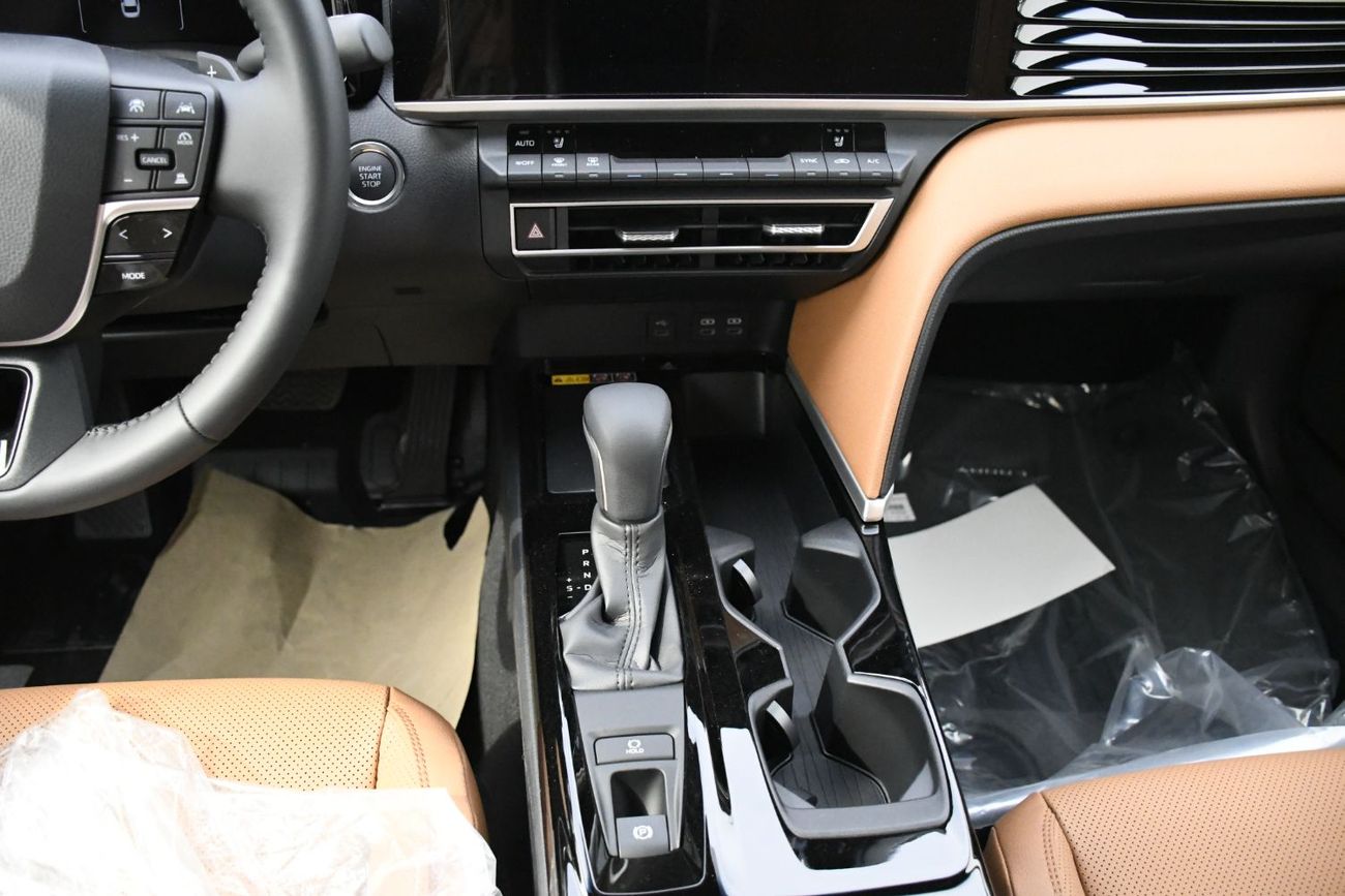 Toyota Camry 2.5L V4 GLE  petrol With panoramic