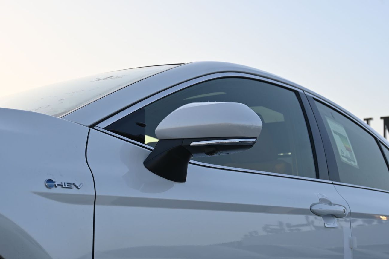 تويوتا كامري LUMIERE HEV Toyota Camry Lumiere 2.5L Hybrid, Model 2025, Color White