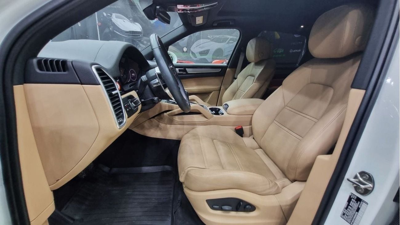 Porsche Cayenne Std PORSCHE CAYENNE 2022 WITH ONLY 3000 KM IN BEAUTIFUL CONDITION FOR 295K AED