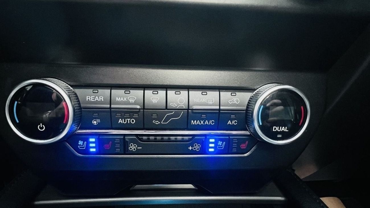 Ford Expedition AED 2705 PM | FORD EXPEDITION XLT 2021 | GCC SPECS | FSH | UNDER WARRANTY | ORIGINAL CONDITION CAR