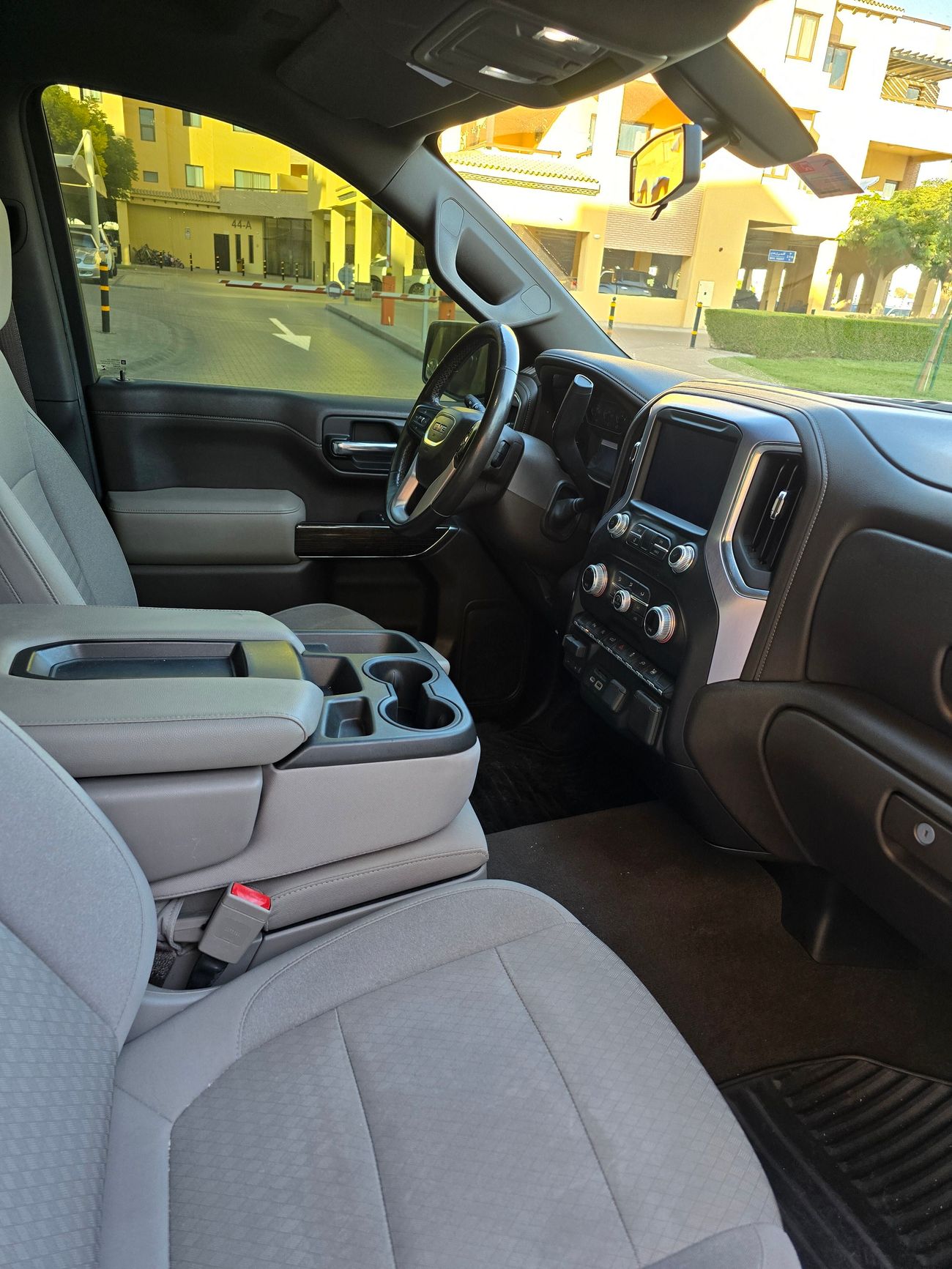 جي أم سي سييرا 2.7L Turbo 2019 | 4 cylinders | Cabin Crew