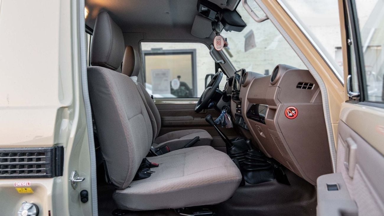تويوتا لاند كروزر بيك آب 2026 Toyota Land Cruiser LC 79 2.8L MT Diesel (Beige-Brown)