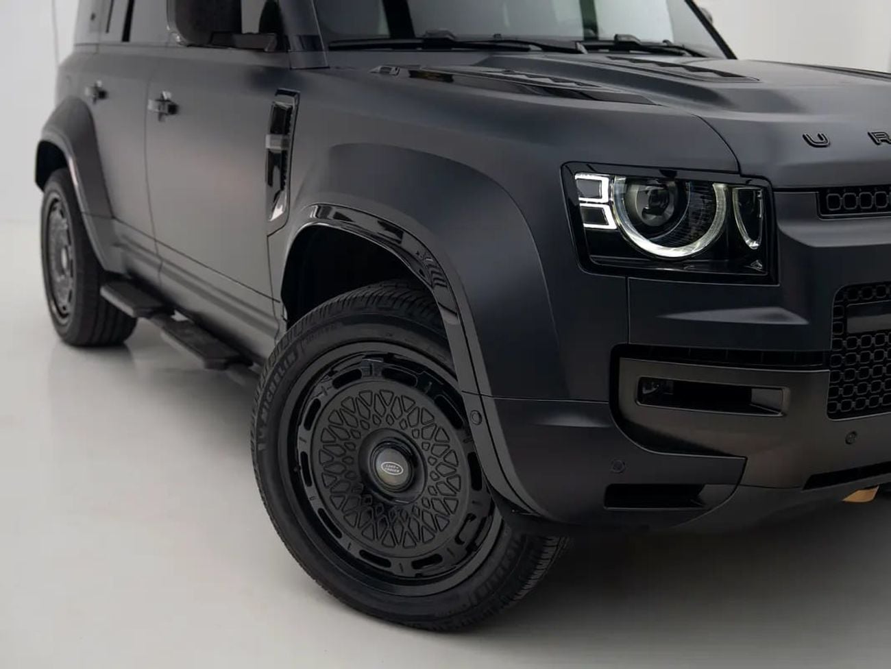 لاند روفر ديفندر 1 OF 1 URBAN AUTOMOTIVE OCTA | 4 YEAR WORLDWIDE WARRANTY | 700 BHP