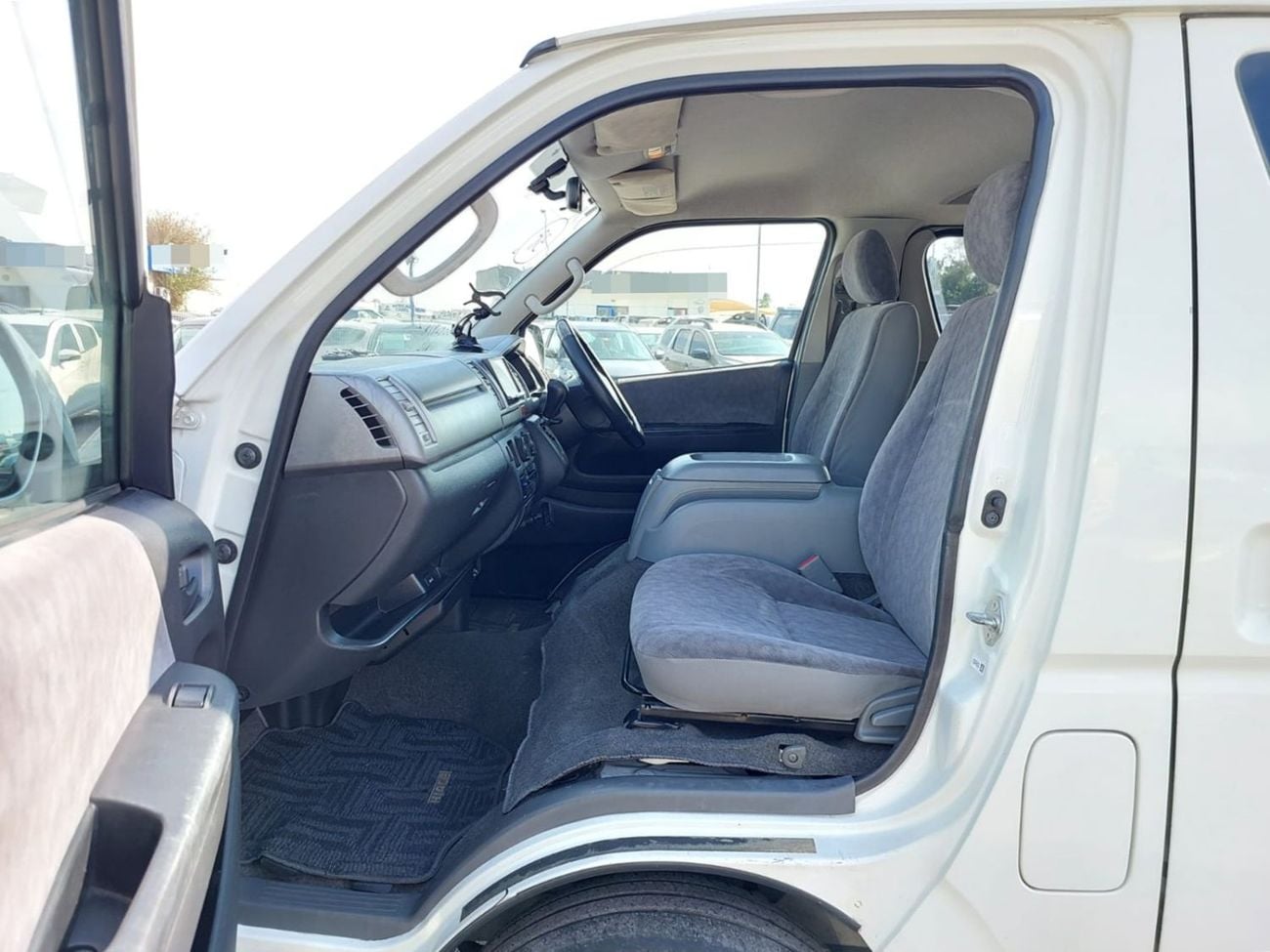 تويوتا هاياس TOYOTA HIACE VAN RHD 2007 MODEL 2.0 L PETROL AUTOMATIC(PM52918)