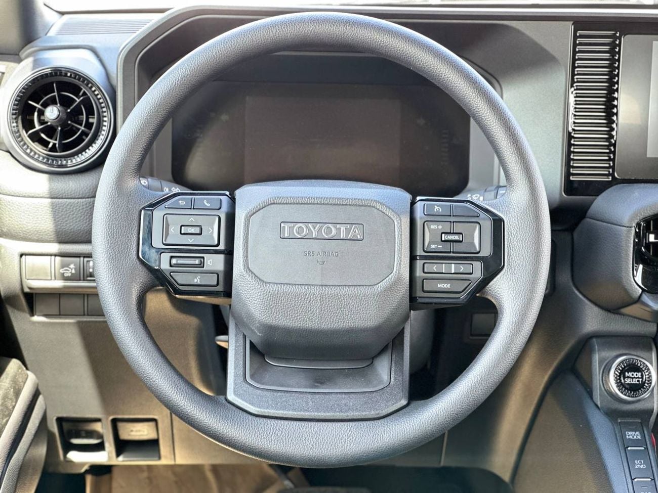 Toyota Prado 2.4L Turbo PTR A/T // 2025 // STD with Cool Box , Sunroof , DVD&Back Camera // Special Offer // By F