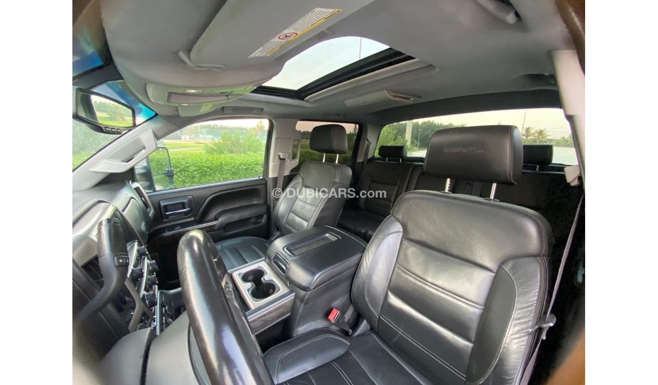 GMC Sierra 3500 HD Denali GMC Sierra Denali HD 2015 Diesel Perfect Condition - Accident Free