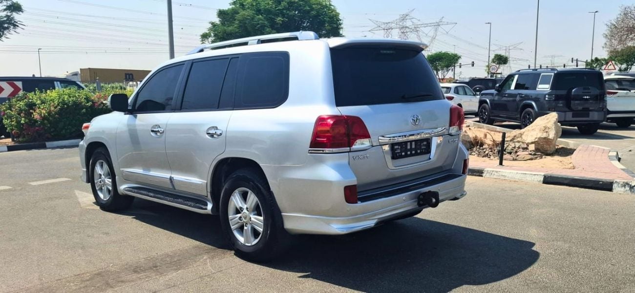 Toyota Land Cruiser VXR TOYOTA LANDCRUSIER VXR 5.7 L 2014 GCC TOYOTA LANDCRUSIER VXR 5.7 L  MODEL 2014  GCC SPECS  FULL OPTI