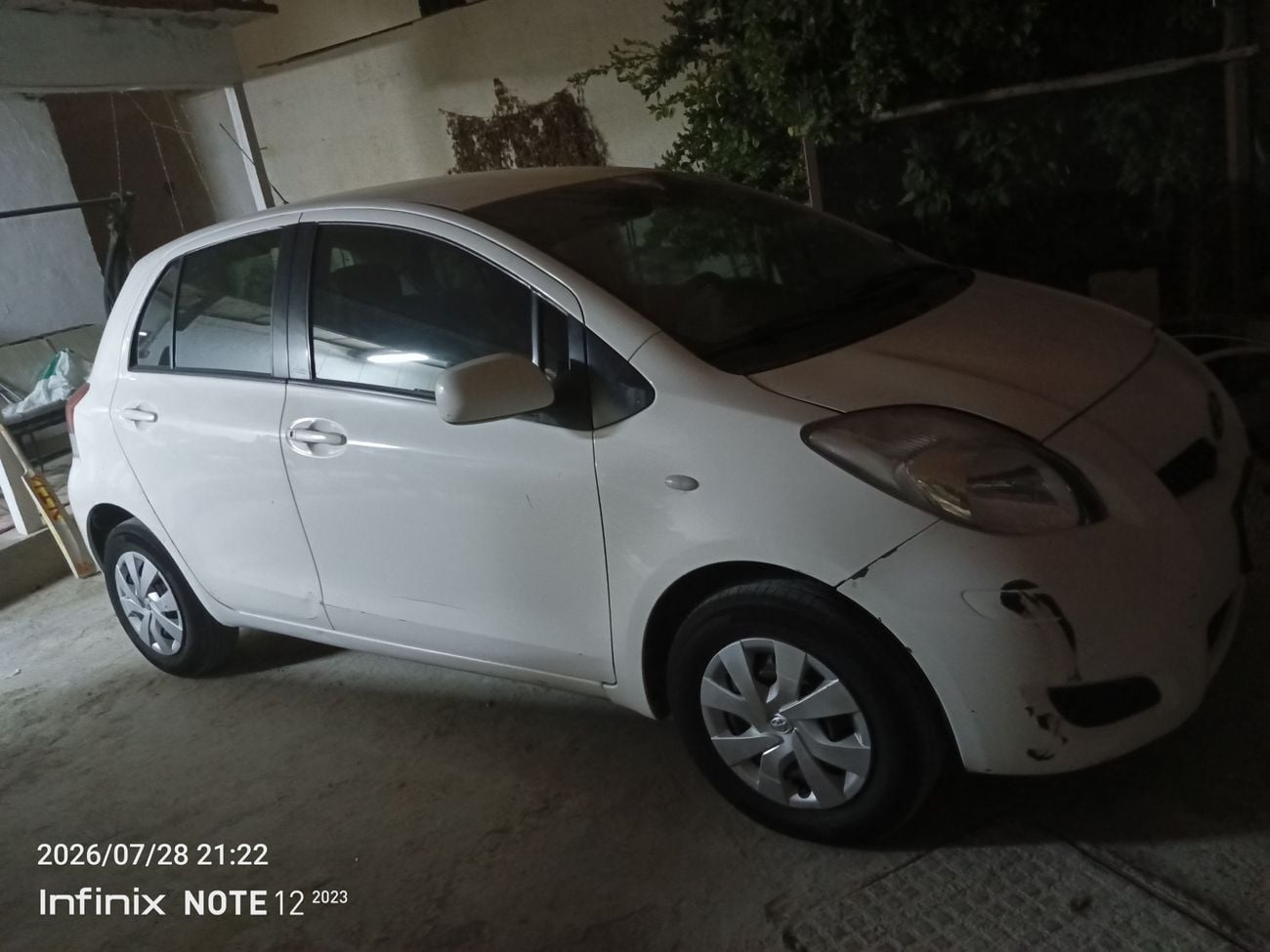 Toyota Yaris BASE