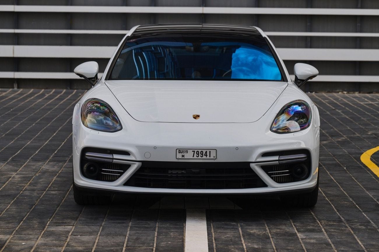 Porsche Panamera Turbo 4.0L AWD