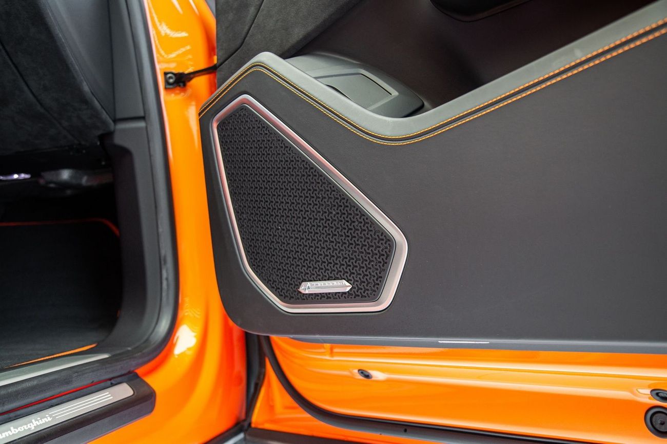 Lamborghini Urus Pearl Capsule DEALER SERVICE