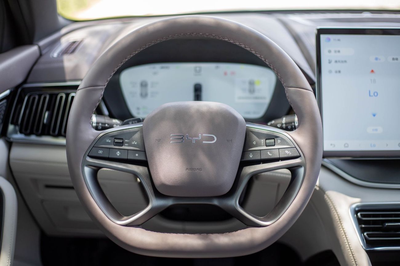 BYD Song Plus BYD Song Plus DM-i Highlights  PLUG-IN HYBRID 2025 (160KM)