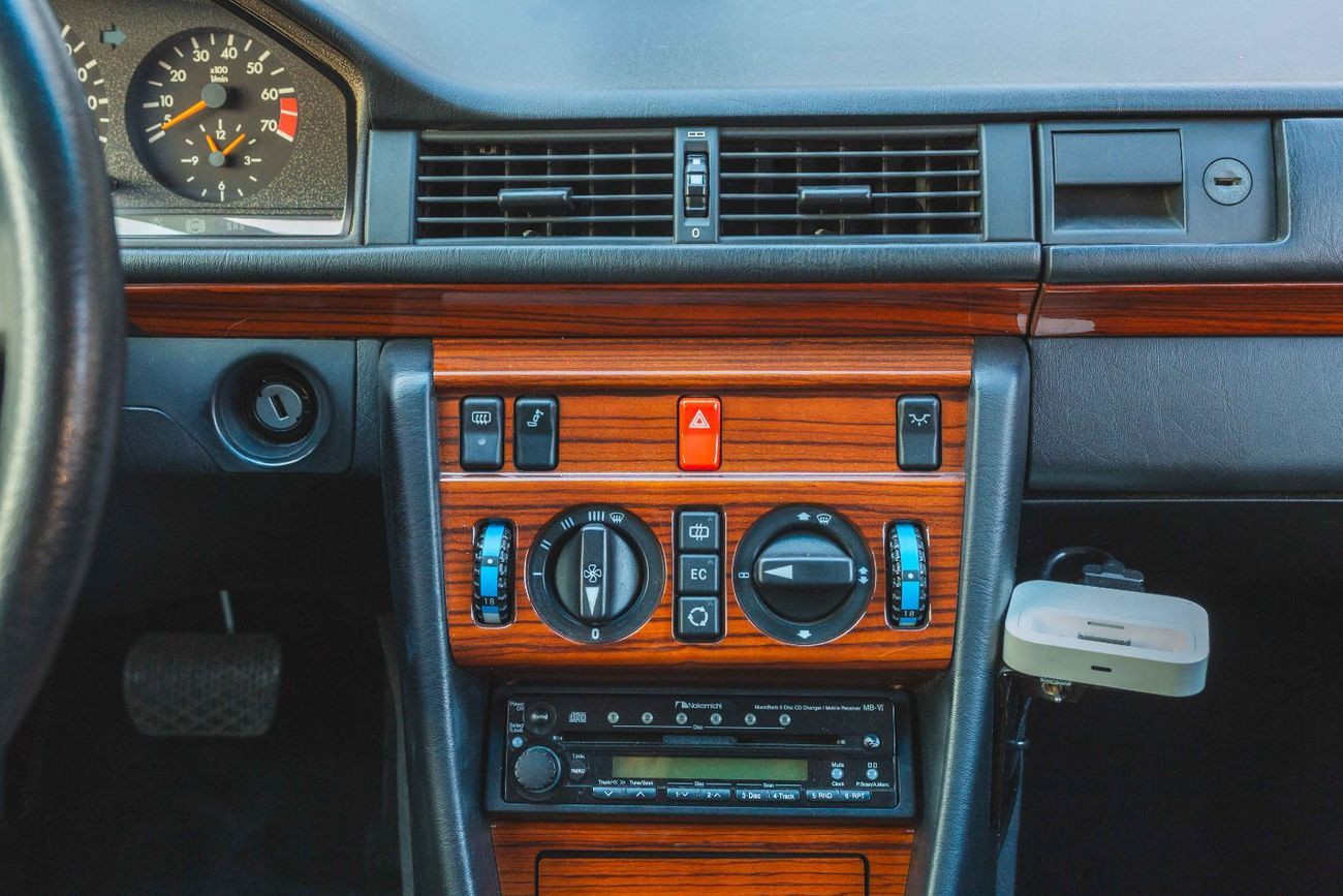 Mercedes-Benz E300 Mercedes-Benz E300