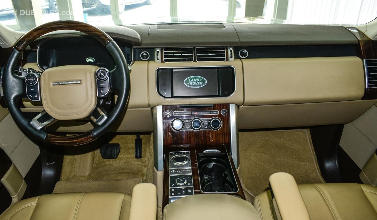 Land Rover Range Rover Vogue With Vogue SE Supercharged Badge