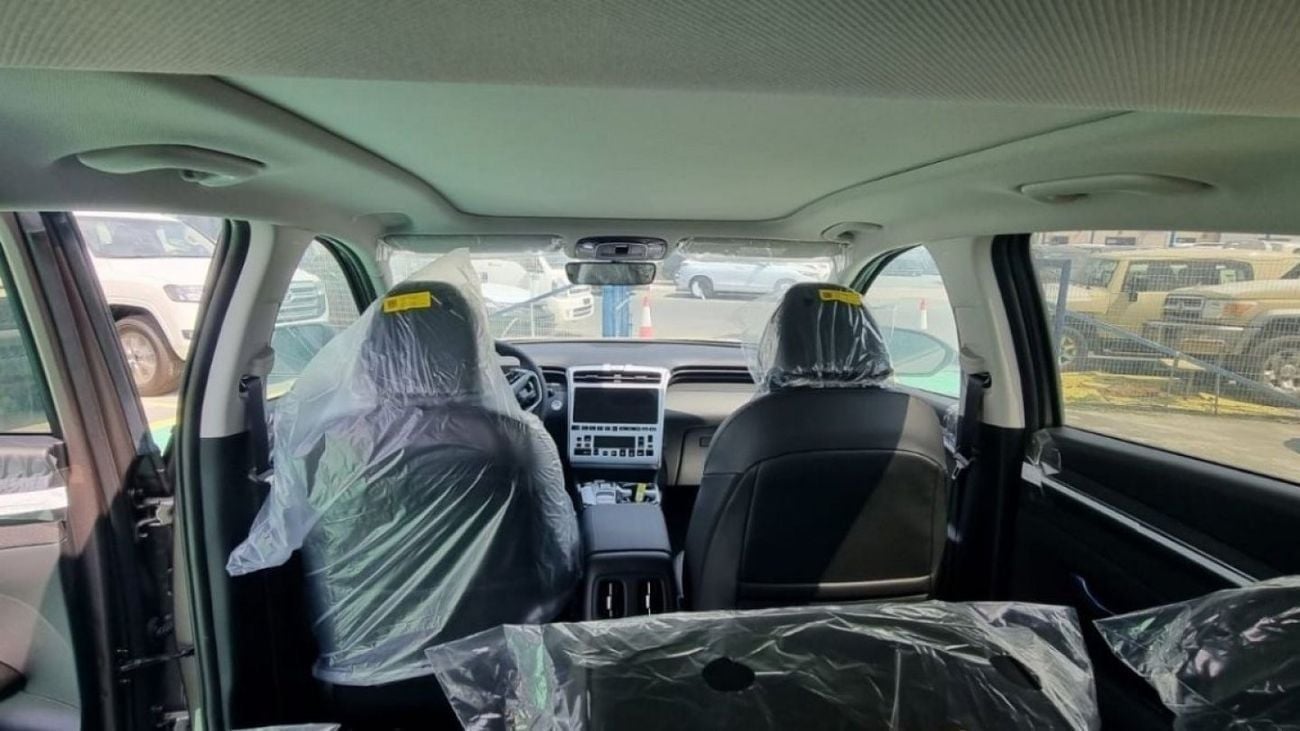 Hyundai Tucson 2022 Hyundai Tucson 1.6L Full Option Leather seat , Big screen , 4 cameras Auto Trunk 4cyl Petrol, A