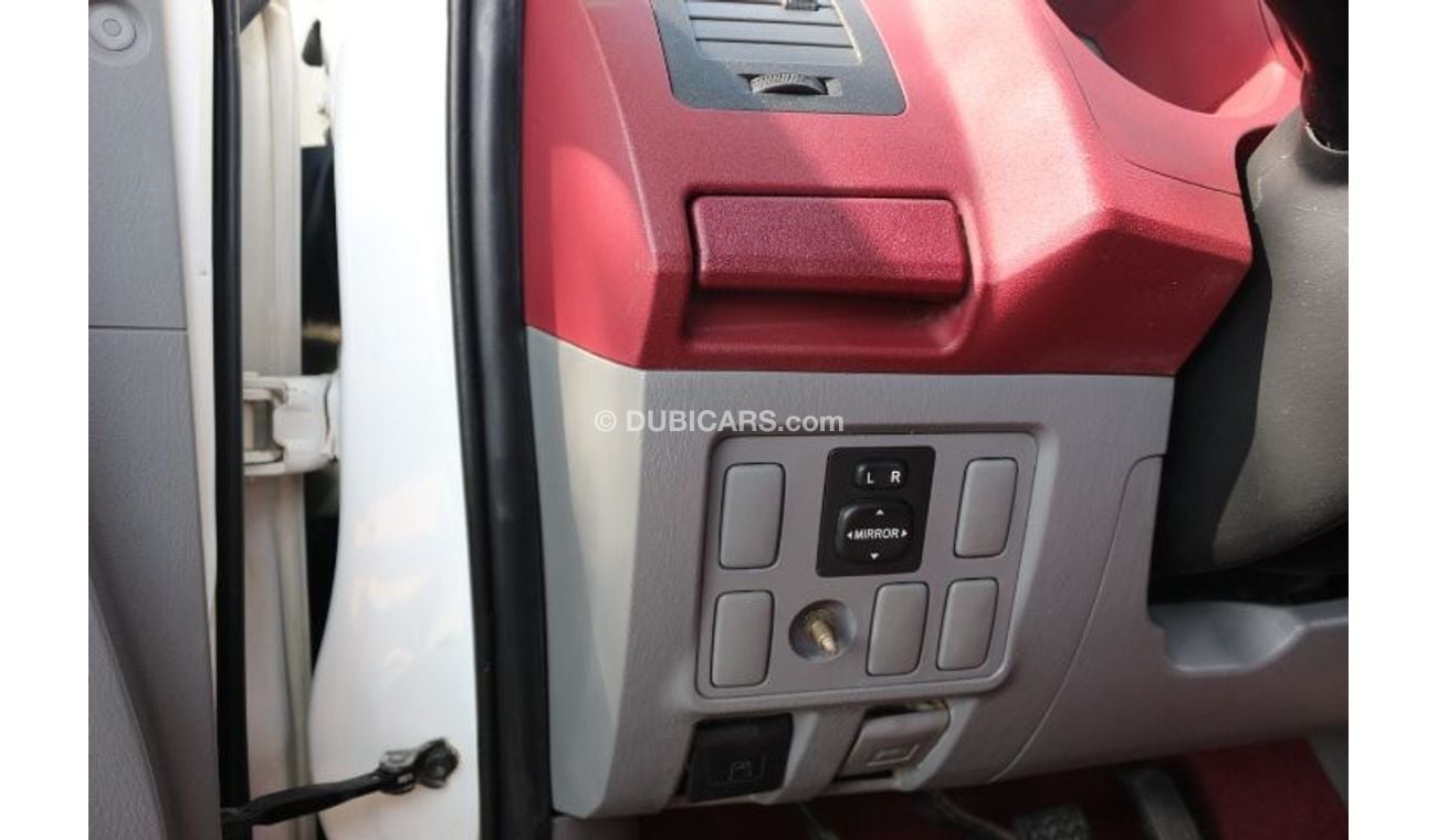 تويوتا هيلوكس هايلكس 2010 دبل غماره فورويل بحاله ممتازه