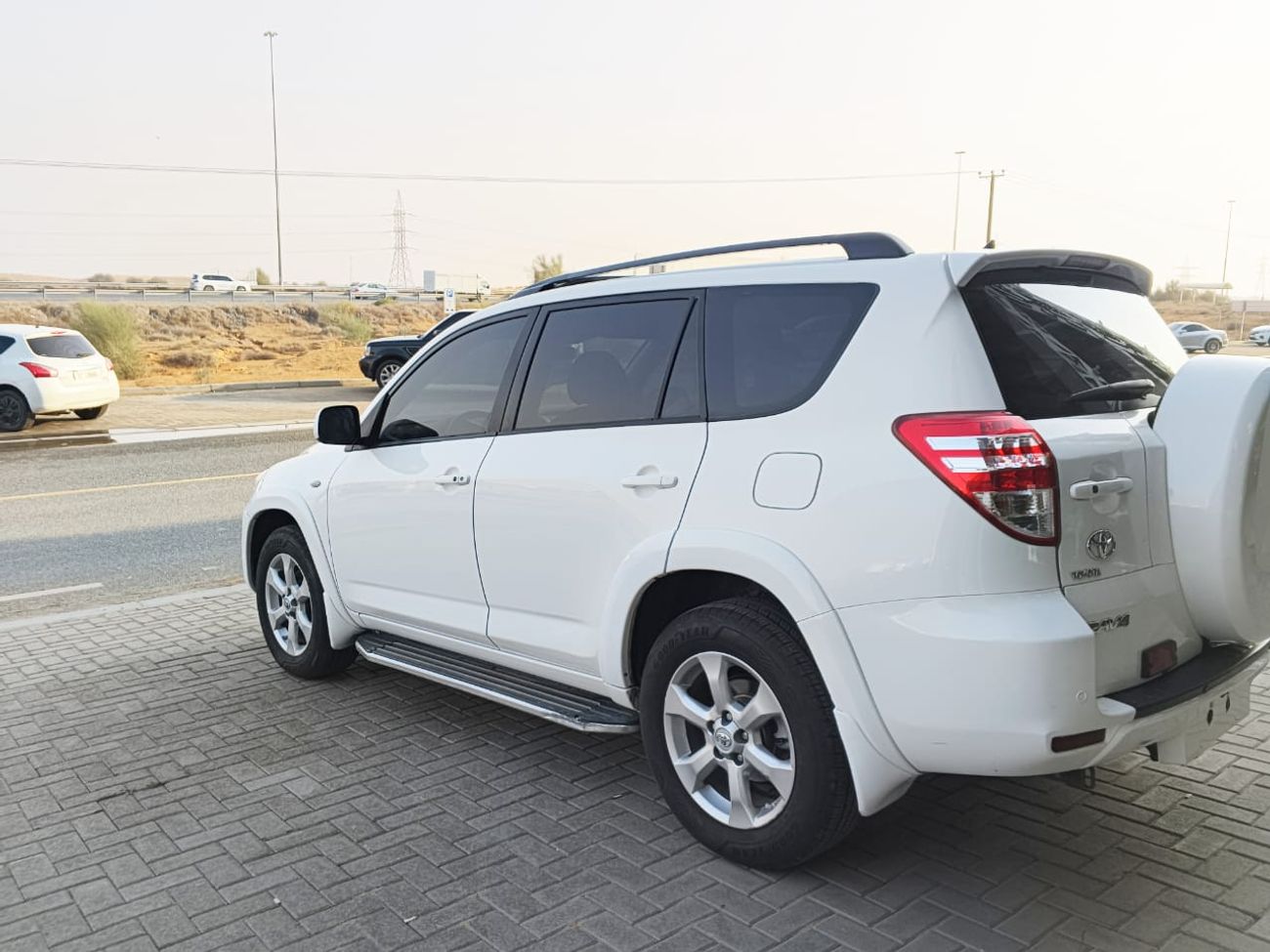 تويوتا راف ٤ non accident orignal paint