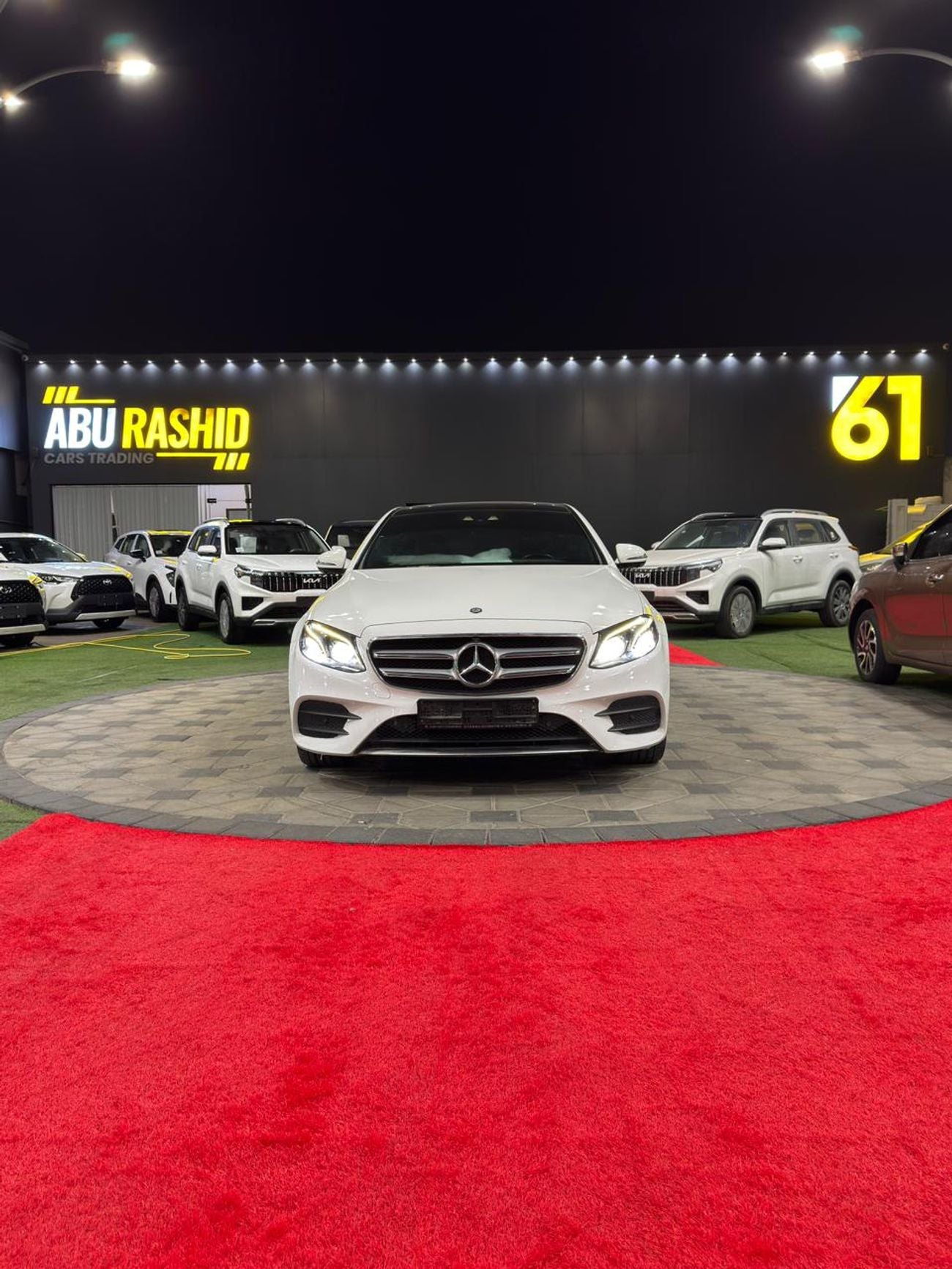 مرسيدس بنز E300 Premium 2.0L