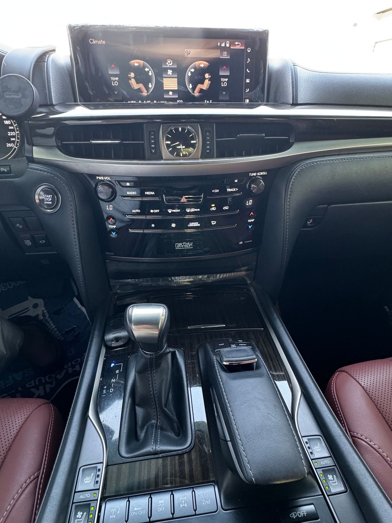 Lexus LX570