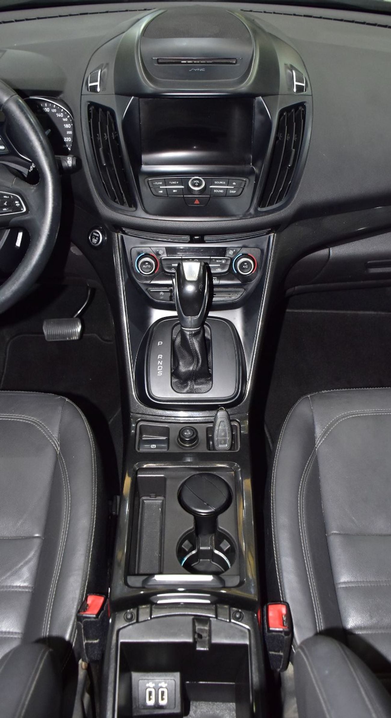 Ford Escape TITANIUM EXCELLENT DEAL for our Ford Escape Titanium AWD ( 2019 Model ) in Grey Color GCC Specs