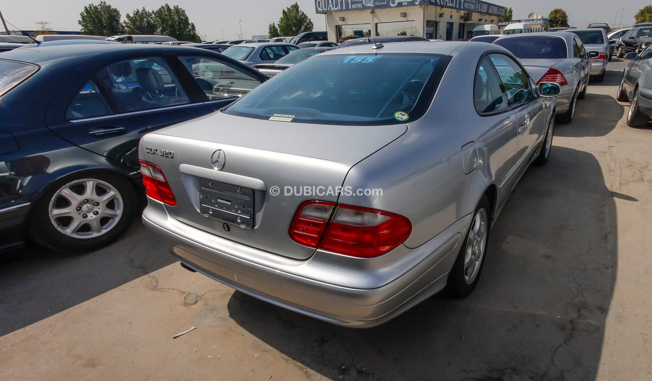 Mercedes-Benz CLK 320