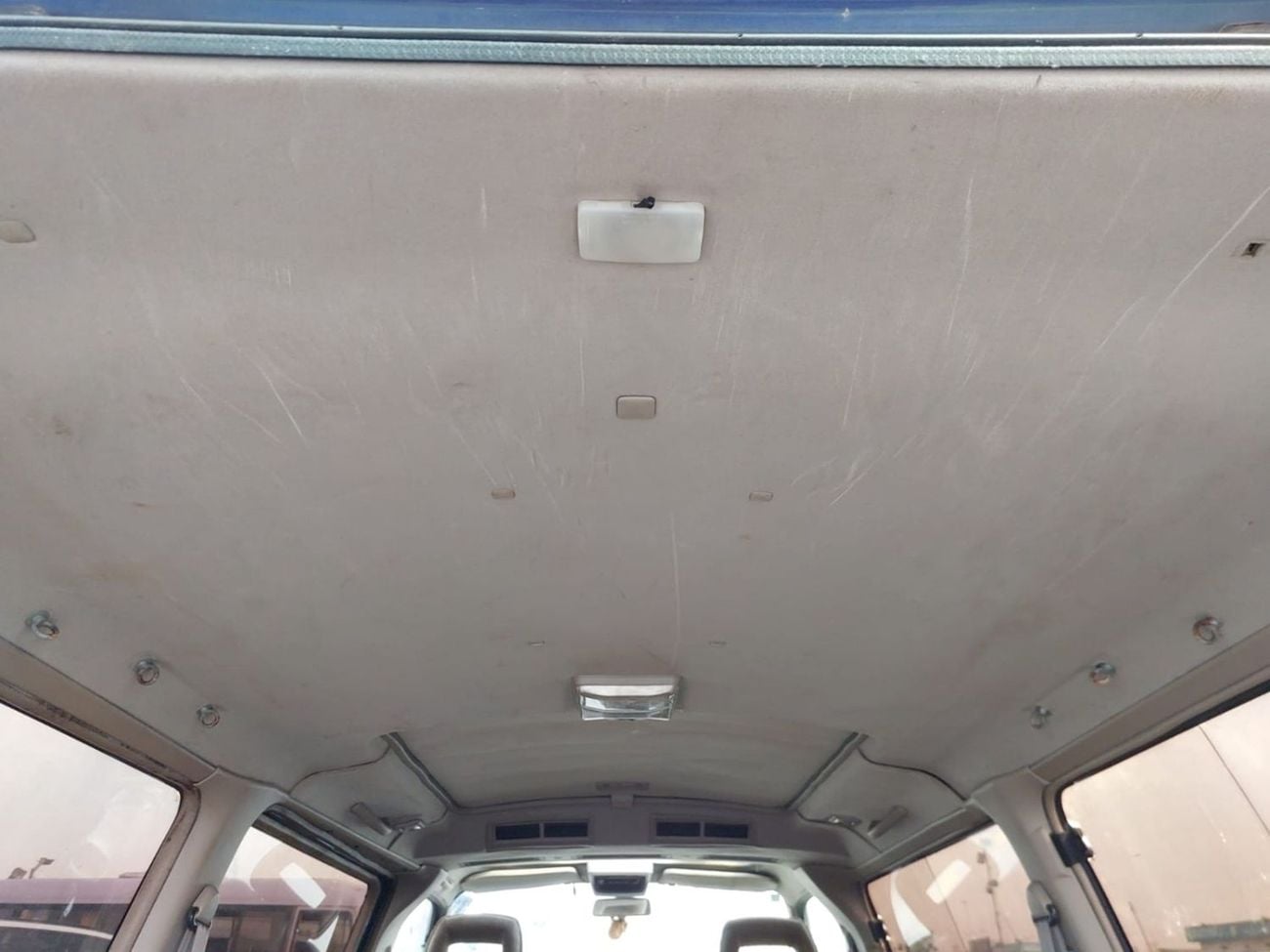 نيسان كارافان (RAMADAN OFFER) NISSAN CARAVAN VAN RHD 1996 MODEL 2.7 L DIESEL AUTOMATIC(PM63936)