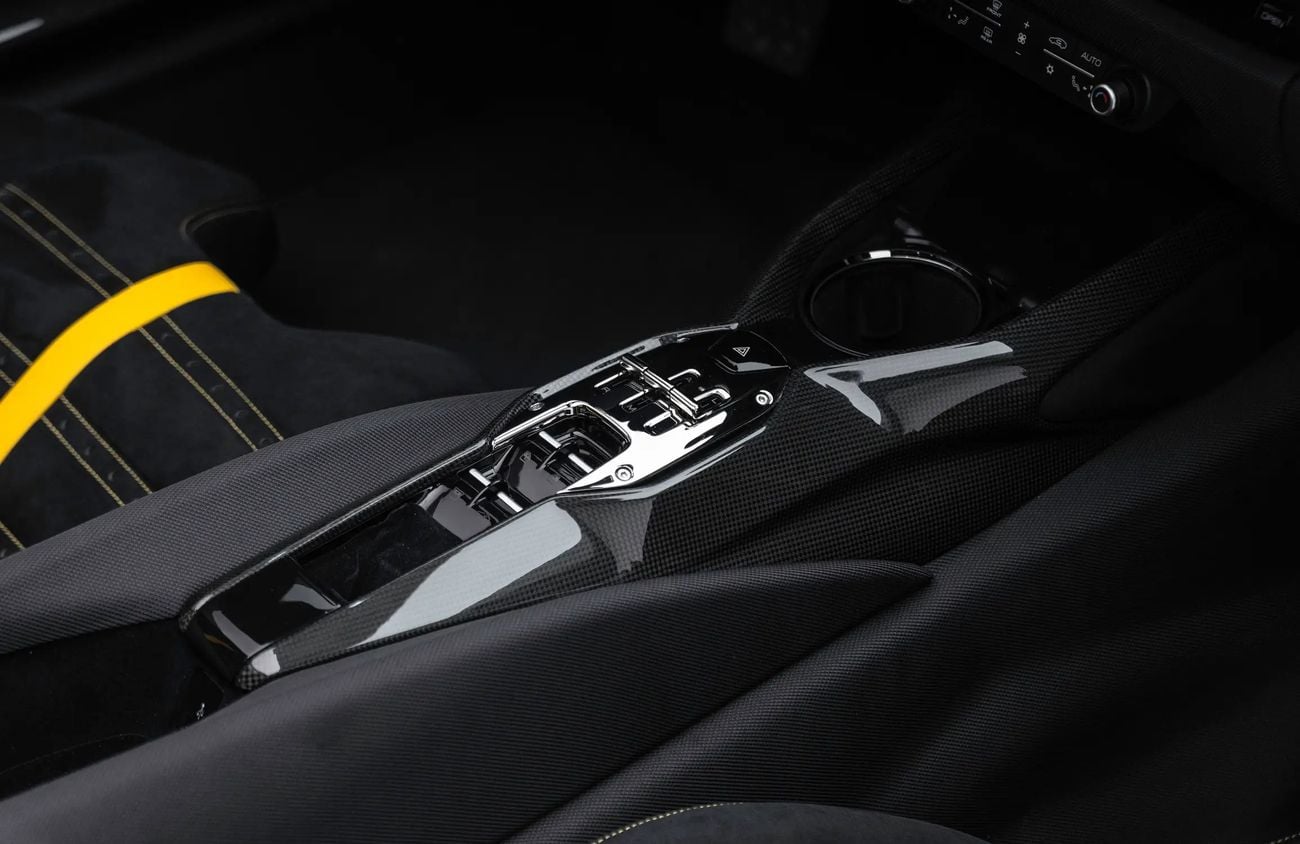 فيراري 812 كومبيتيزون 6.5L V12 Naturally Aspirated Engine