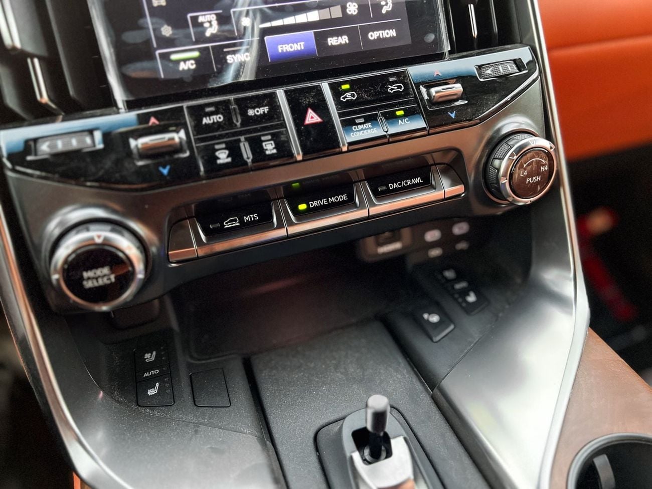 لكزس LX 700h VIP 2026 Lexus LX700h 3.5L TT KURO VIP - EXPORT ONLY