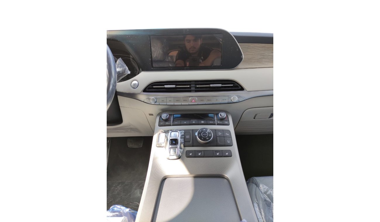 Hyundai Palisade 3.8 L  AWD Leather seats Head up display  Line departure radar  Blind spot radar  Big screen  Electr