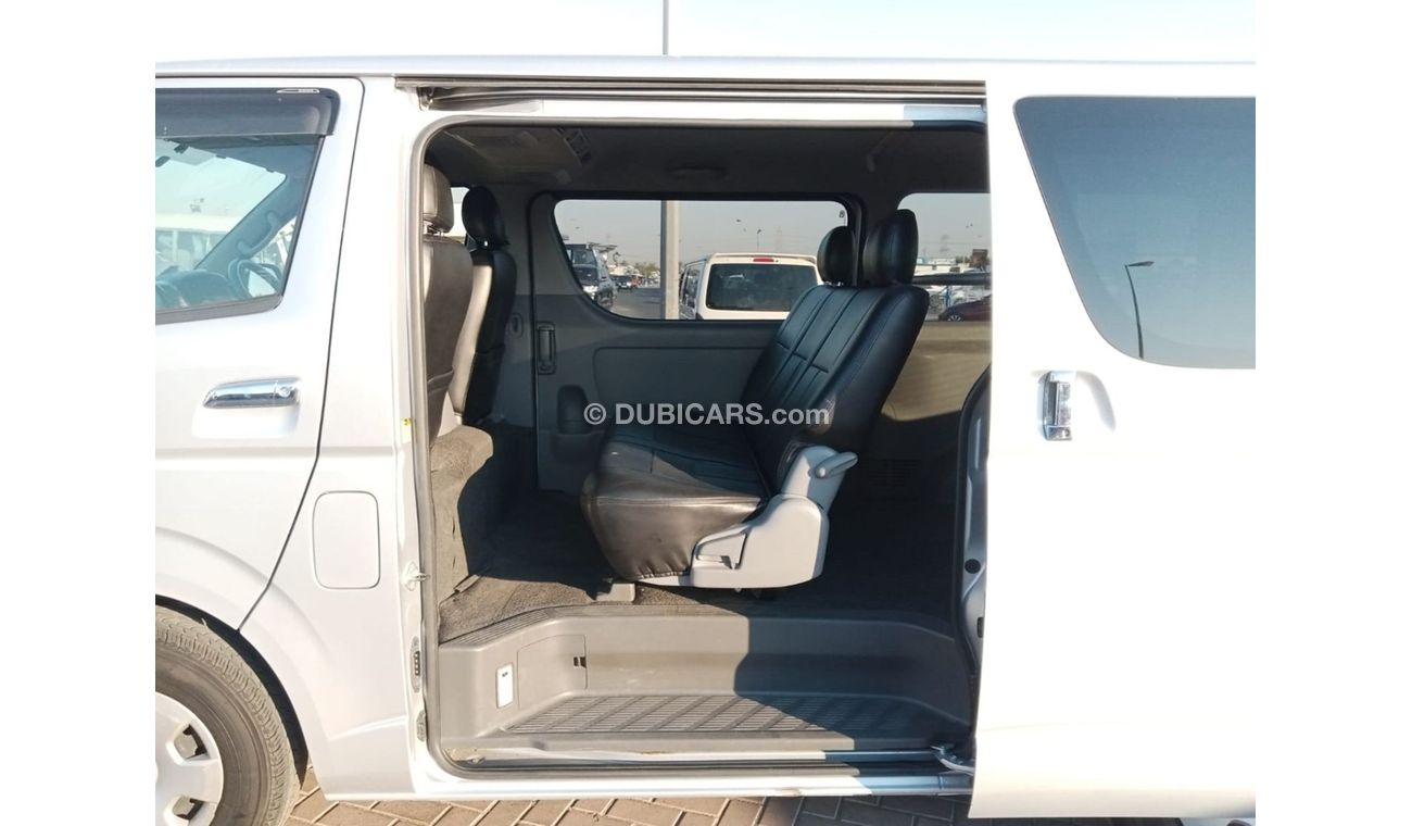 Toyota Hiace TOYOTQA HIACE RIGHT HAND DRIVE (PM1069)
