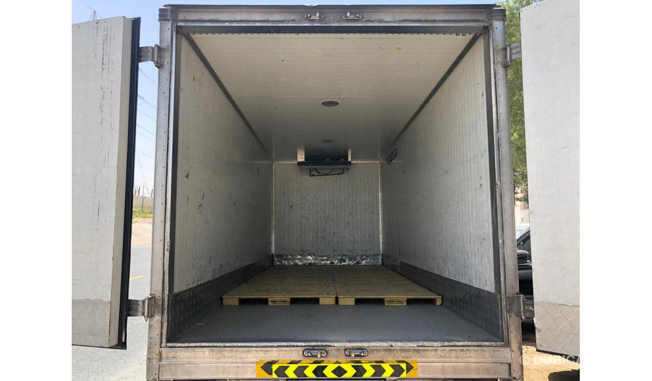 Mitsubishi Fuso Canter 4.0L V6 Diesel Engine , Manual , Temperature 0 TO +5 Degrees, Ampex Chiller, 16 Foot Long Chassis