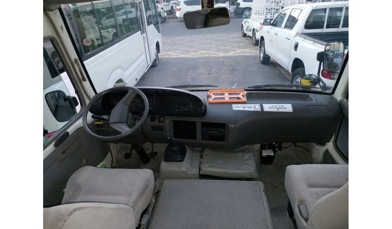 تويوتا كوستر 4.2L DIESEL 30 SEATER MANUAL TRANSMISSION