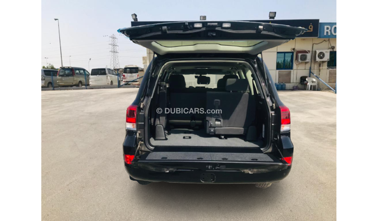 Toyota Land Cruiser GXR 4.6L V8 // 2021 // BLACK INSIDE GRAY   WITH SUNROOF , COOL BOX , PUSH START // SPECIAL OFFER //