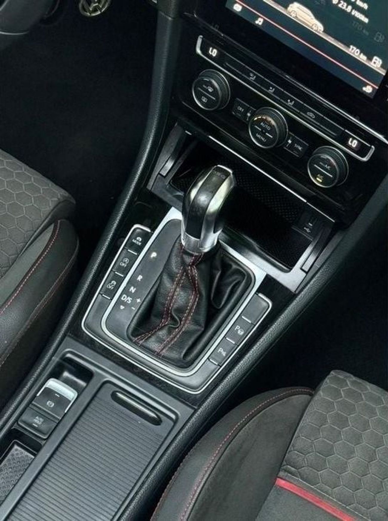 Volkswagen Golf GTI P1