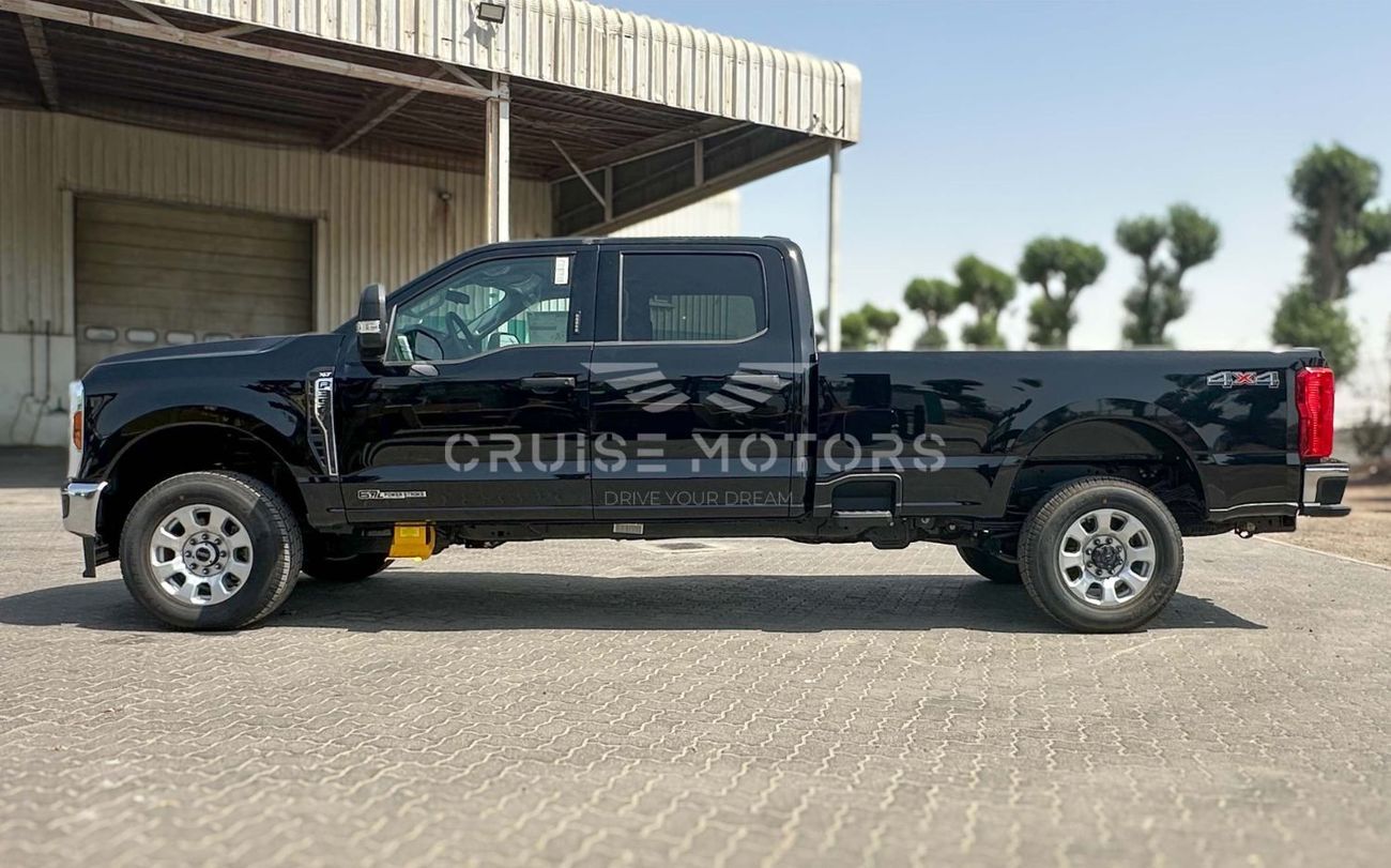 Ford F 350 Automatic - 6.7L - Diesel - Crew Cab - 4WD - 6 Seats - 4 Door